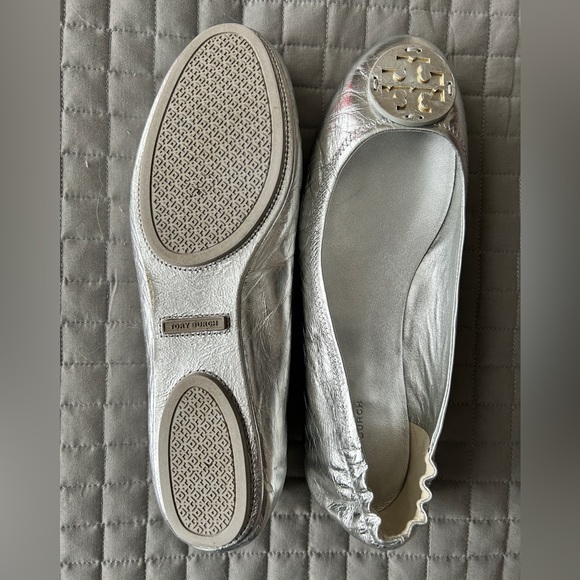 Tory Burch Silver “Minnie” Ballet Flats - Picture 5 of 8